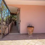 Rustic Near La Conia With Parking! Appartamento
