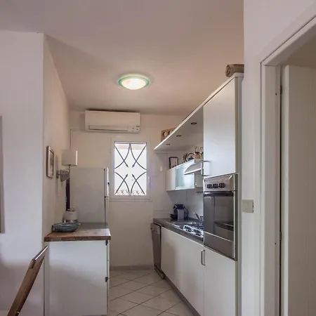 Rustic Near La Conia With Parking! * Cannigione