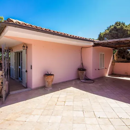 Rustic Near La Conia With Parking! Apartament